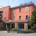 Emilia Otel